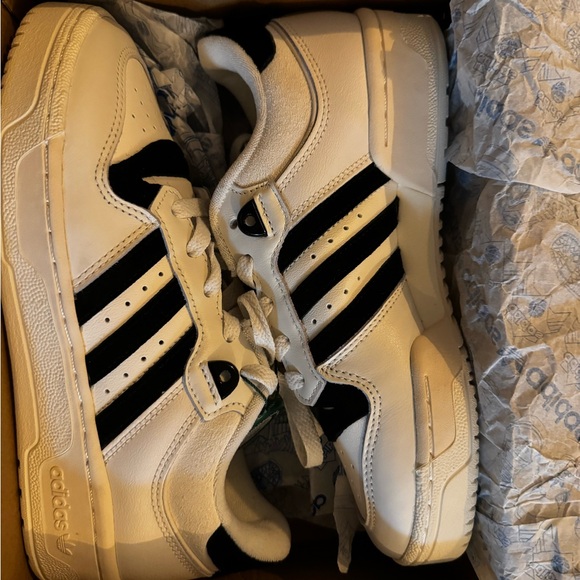 Adidas Rivalry 86’ - Picture 2 of 5